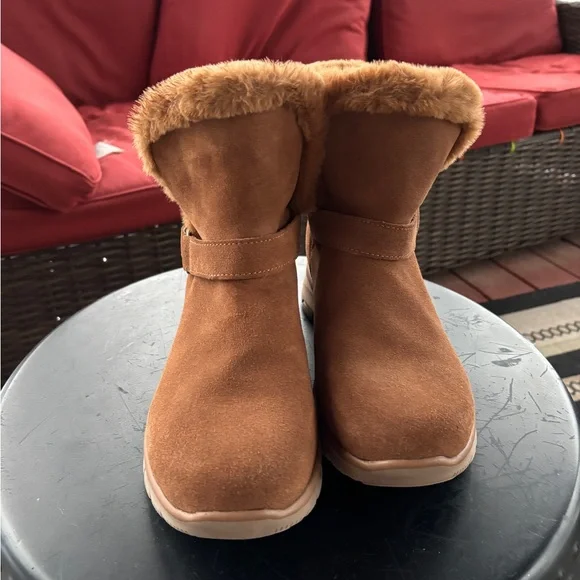 NWOB Skechers Slip-ins Easy Going Water-Repellent Suede Boots Chestnut Size 8 - Picture 4 of 11